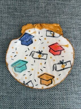 Decoupage shell Graduation Cap & Diploma